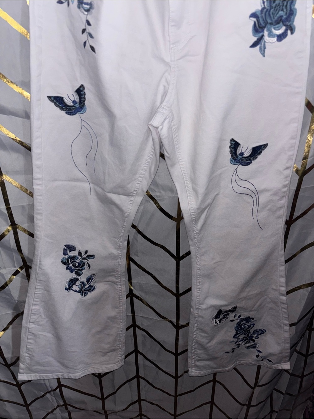 VENUS White High-Rise Button Front Jeans - Picture 3 of 10